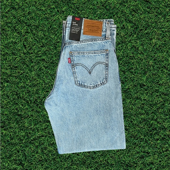 Levi's Women's Premium Dad Jeans High Rise Straight Leg - Picture 3 of 3